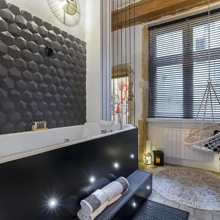 Apartment Host - Coeur Vieux & *